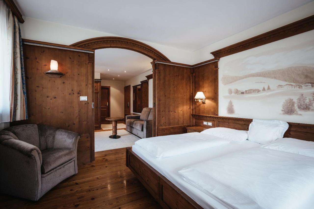 Kristallhotel Corona-Krone San Vigilio Di Marebbe Dış mekan fotoğraf